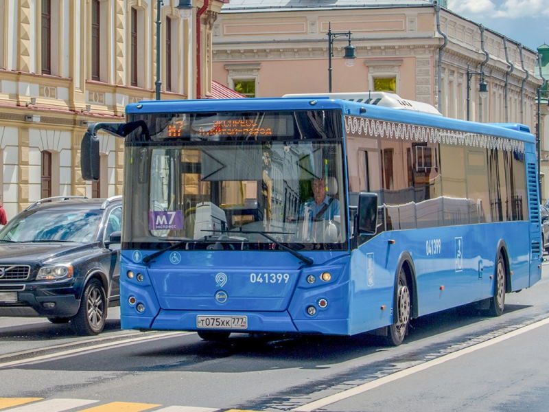 Регистратор снял момент массового ДТП с автобусами в Курске